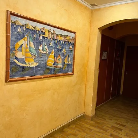 Port Golfe St Tropez Bel Apartamento *