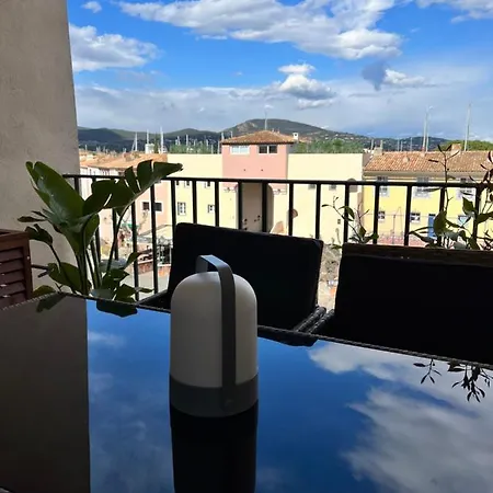 Port Golfe St Tropez Bel Apartamento *
